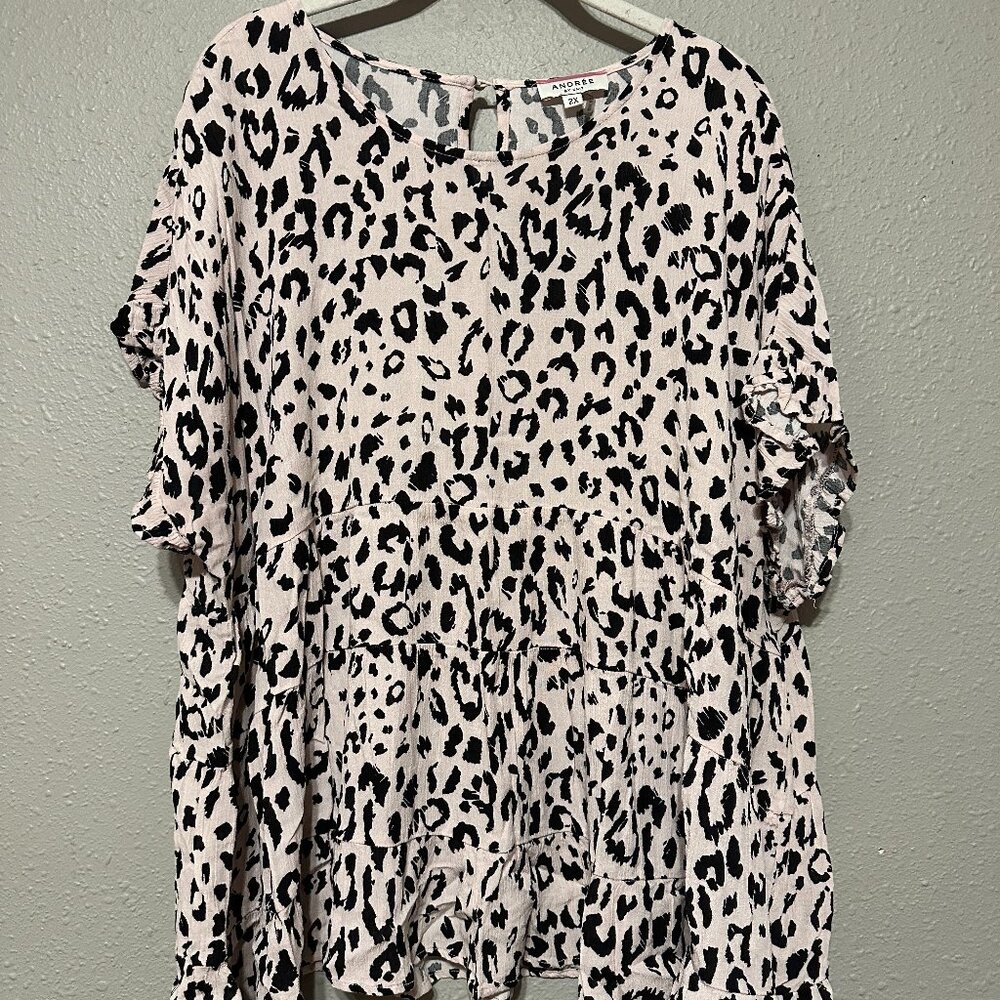 Andree Leopard Print Short Sleeve Blouse